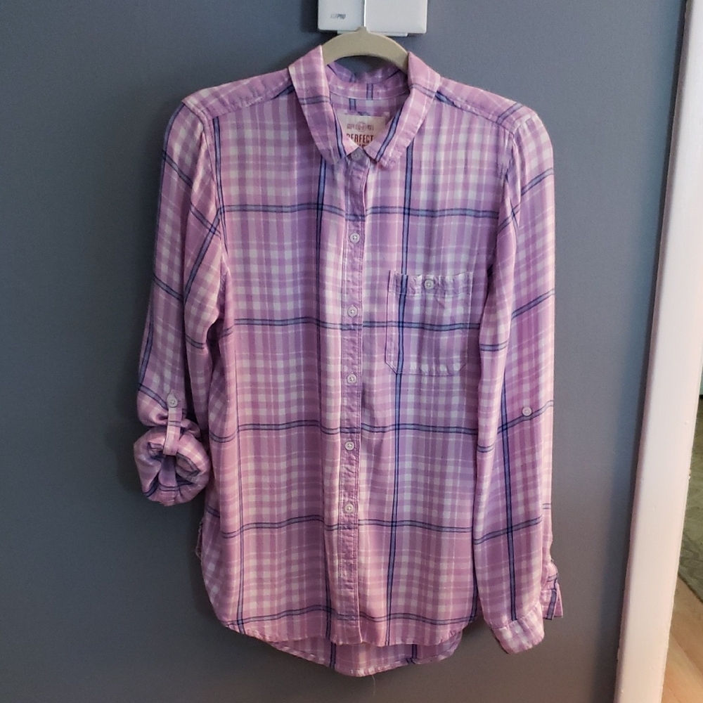 Womans Flannel Like Long Sleeve Or Button Up Shirt